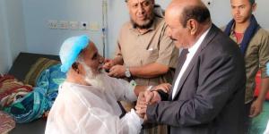 رئيس تنفيذية انتقالي شبوة يطمئن على صحة المناضل أبو علي الحضرمي