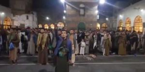 اخبار اليمن | فيديو حوثي يثير غضب اليمنيين.. ووزير الإعلام يعلق: لهذا نقاتلهم