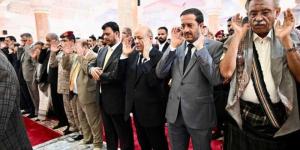 اخبار اليمن | صحيفة سعودية تحذر من محاولات القفز على ”المجلس الرئاسي” وتدعو لتخليص اليمن من سيطرة وبطش الحوثيين
