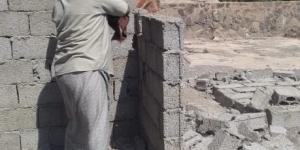 اخبار عدن - #عدن: إزالة بناء مستحدث فوق بوابة معهد المعلمين بمديرية خور مكسر