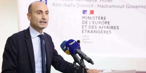 السفير الفرنسي: ندعو الحوثيين للعودة إلى أحضان الدولة الشرعية والانصياع للقرارات الدولية