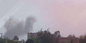 مليشيا الحوثي تستهدف بقصف صاروخي مباشر قرية آهلة بالسكان جنوب الحديدة