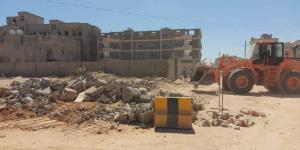 مكتب الأشغال العامة والطرق يواصل حملة إزالة التعديات والعوائق العشوائية في مدينة عتق