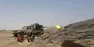 مدفعية القوات الجنوبية تدك مواقع الحوثي في جبهة حبيل حنش