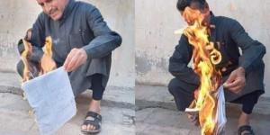 اخبار اليمن | بمناسبة اقتراب شهر رمضان.. تاجر يحرق دفتر الديون الخاص به ويعفو عن جميع زبائنه