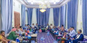 المحافظ بن الوزير يقيم أمسية رمضانية لقيادات السلطات المحلية في المديريات الجنوبية