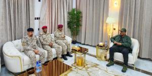 الرئيس الزُبيدي يرأس اجتماعا عسكريا مشتركا بالعاصمة عدن