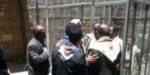 اخبار اليمن | لأسباب مجهولة.. مليشيا الحوثي تنقل سجناء من حجة إلى صنعاء