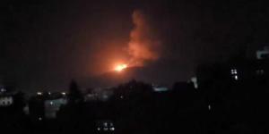 اخبار اليمن | أول فيديو للضربات الأمريكية العنيفة التي هزت صنعاء قبل قليل