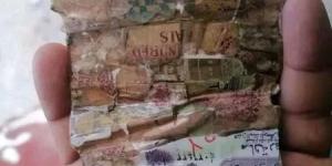 اخبار اليمن | ”فشل ذريع” و”جريمة منظمة”: خبير اقتصادي ينتقد بشدة بيان الحوثيين حول العملة التالفة