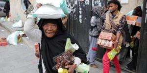 اخبار اليمن | تقرير: بعد وقف مساعدات برنامج الأغذية.. منظمة خيرية باليمن تطعم المحتاجين في رمضان