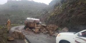 اخبار اليمن | أمطار رعدية وسيول جارفة على عدد من المحافظات خلال الساعات القادمة.. وتحذيرات من صواعق وانهيارات صخرية