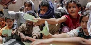 اخبار اليمن | ”الريال اليمني يُسلم الروح: انهيار العملة يُهدد بـ ”مجزرة جوع”