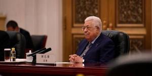 عباس يصل الرياض.. الرئيس الفلسطيني وزعماء دوليون يعقدون محادثات بشأن غزة في السعودية