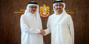 عبد الله بن زايد يستقبل وزير خارجية البحرين ويبحثان العلاقات الأخوية بين البلدين