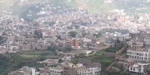 اخبار اليمن | عراك بين قيادي وعناصر حوثية في مقر أمني وإشهار السلاح