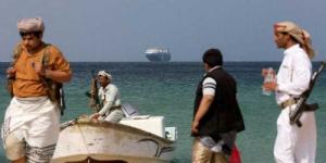 اخبار اليمن | الحوثيون يزرعون الموت في مضيق باب المندب: قوارب صيد مفخخة تهدد الملاحة الدولية!