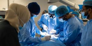 مستشفى الأمير محمد بن سلمان في عدن يدشن 3 مشروعات طبية لخفض الاحتياج الإنساني