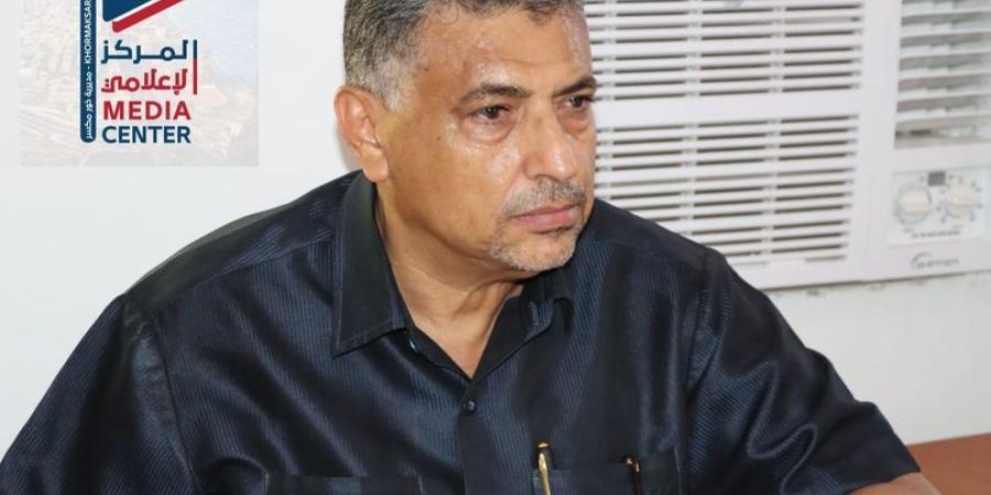 نائب محافظ العاصمة عدن يثني على جهود مدير عام خورمكسر في تسيير العمل الخدمي والأمني في المديرية