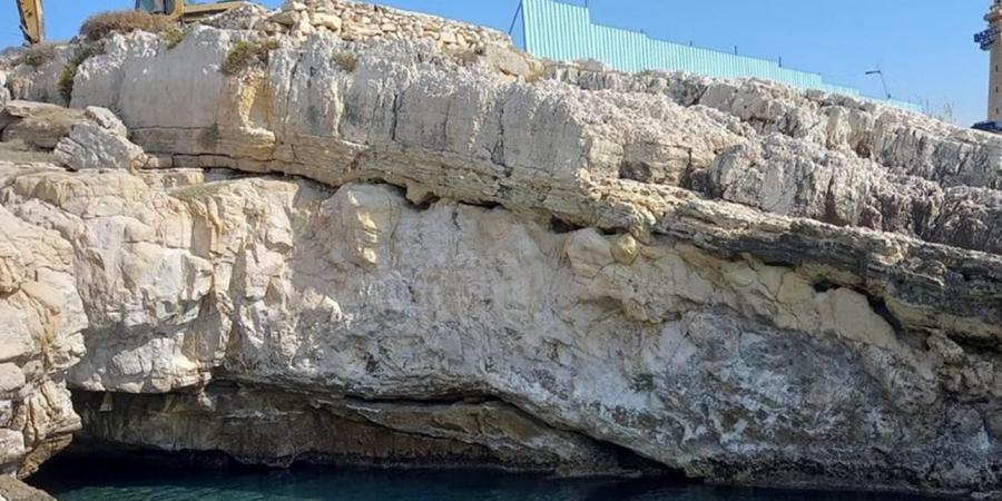 اخبار لبنان : توضيح من وزارة البيئة حول اعمال الحفر  فوق 'مغارة الفقمة' على شاطىء عمشيت
