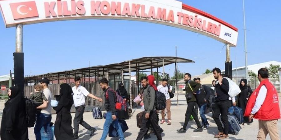 اخبار السوريين في الخارج - إجراءات تركيا تجاه اللاجئين تدفع بعضهم إلى الحدود اليونانية #سوريا #سوريا_مباشر #سوريا_اليوم