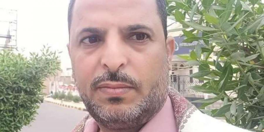 وفاة صحفي إثر ذبحة صدرية في عدن ومليشيات الحوثي تصادر منزله بالبيضاء