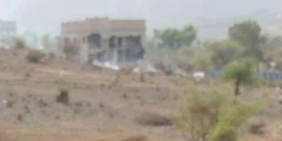 مليشيا الحوثي تُفجر ثلاثة منازل لمواطنين في محافظة عمران