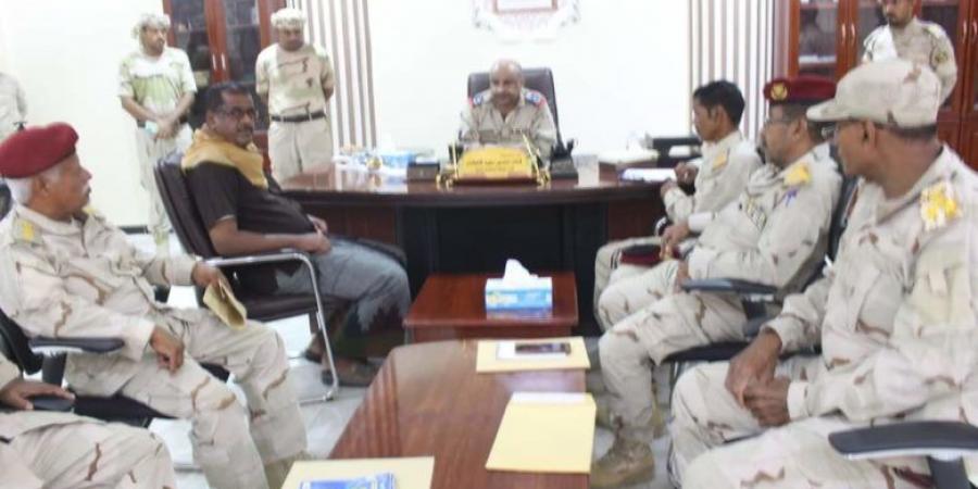 قائد المنطقة العسكرية الثانية يجتمع برؤساء الشُعب لمناقشة ترتيبات العمل خلال المرحلة القادمة