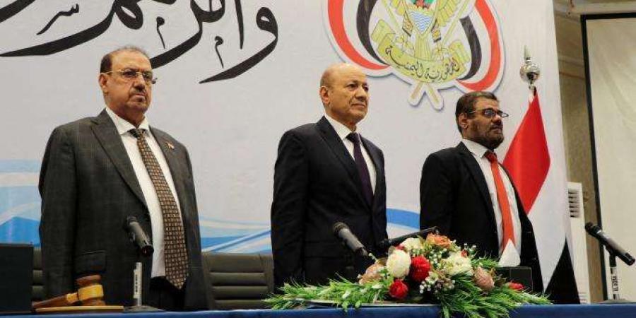 عكاظ السعودية :المجلس الرئاسي في اليمن يسير في الاتجاه الصحيح
