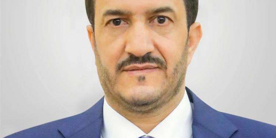 عضو مجلس القيادة الرئاسي عثمان مجلي يطمئن على صادق الاحمر