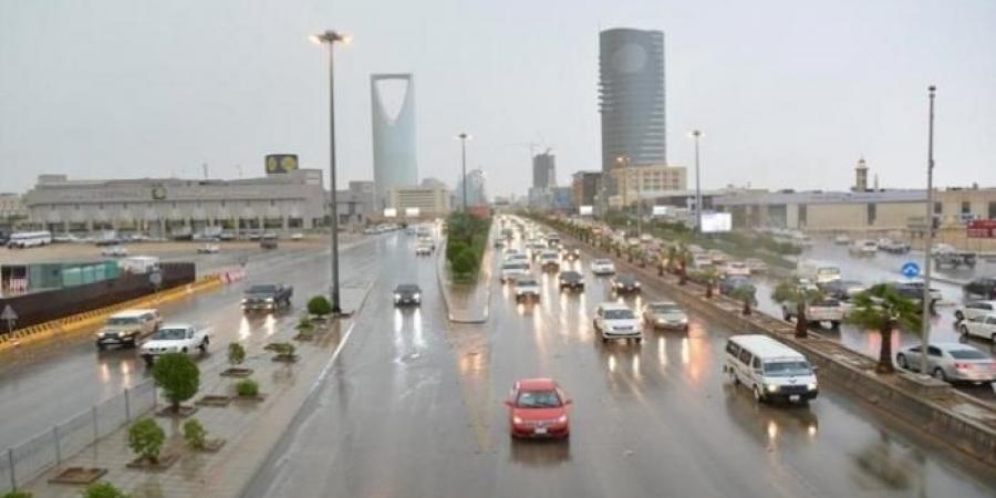 اخبار السعودية - الأرصاد تتوقع هطول أمطار رعدية مصحوبة برياح نشطة على هذه المناطق