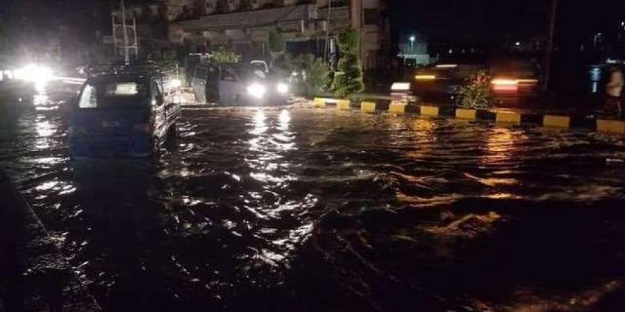 جرفت عشرات من منازل النازحين.. هطول أمطار غزيرة على محافظة مأرب
