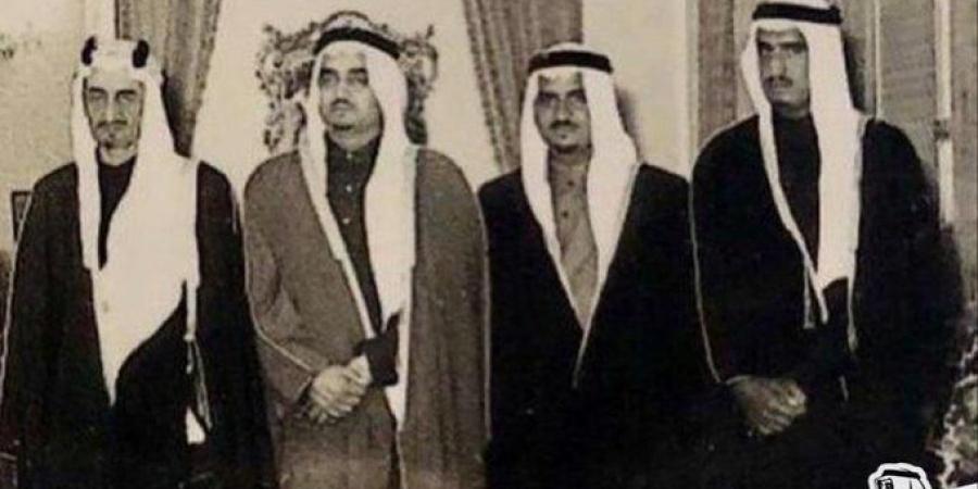 اخبار السعودية - بينهم الملك سلمان.. صورة تاريخية تضم ثلاثة من ملوك السعودية