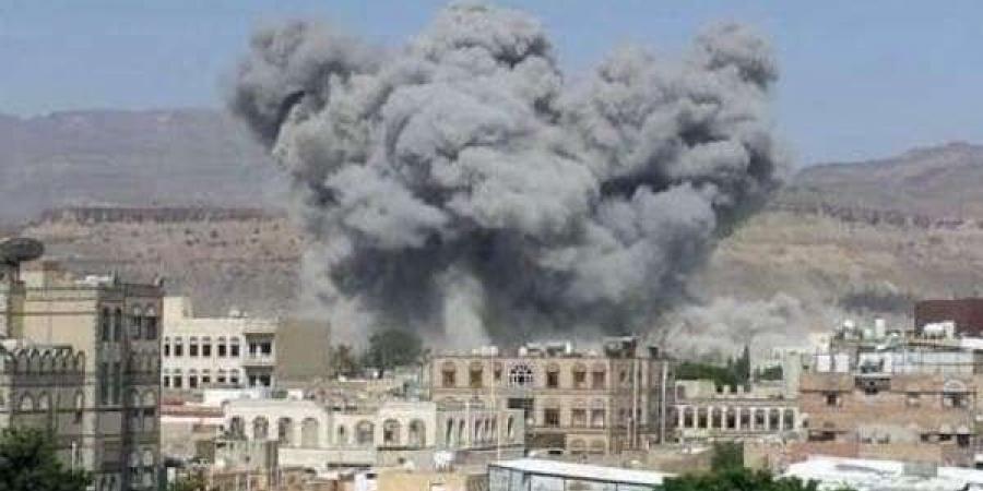 انفجارات عنيفة تهز صنعاء.. وترجيح بإخفاق الحوثيين في إطلاق صاروخ