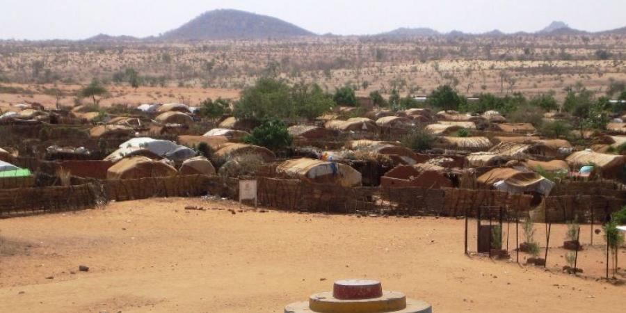 اخبار السودان من كوش نيوز - لاجئو معسكر نيفاشا يقبرون موتابهم داخل المنازل