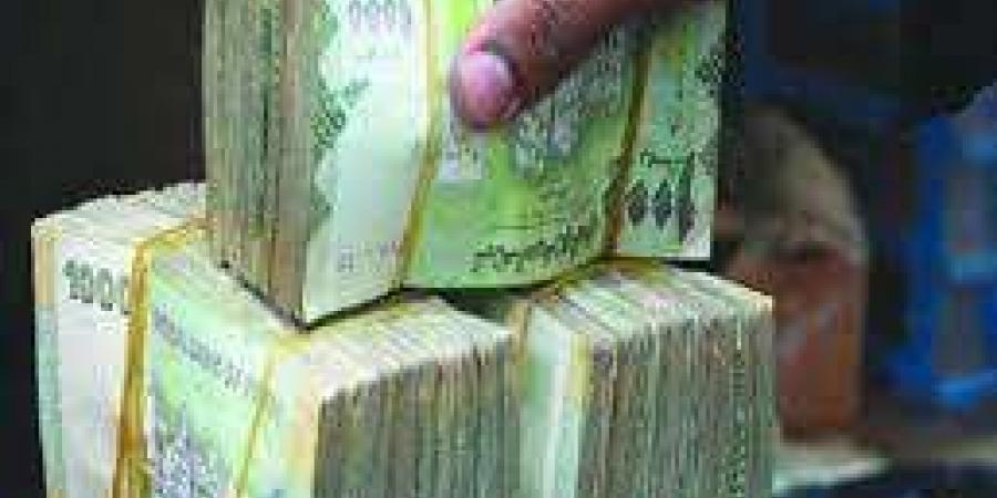 أسعار الصرف في عدن وصنعاء "الأحد".