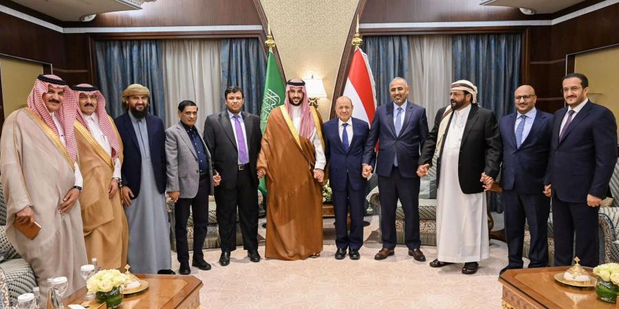 وزير الدفاع السعودي يلتقي قيادة المجلس الرئاسي