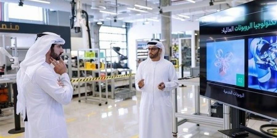 اخبار الامارات - حمدان بن محمد يوجه بتخصيص مختبرات لتطوير تقنيات الروبوتات والأتمتة