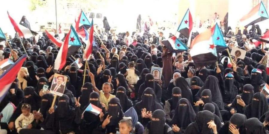 نساء وأطفال تريم يشاركون في التصعيد المطالب برحيل قوات المنطقة العسكرية الأولى