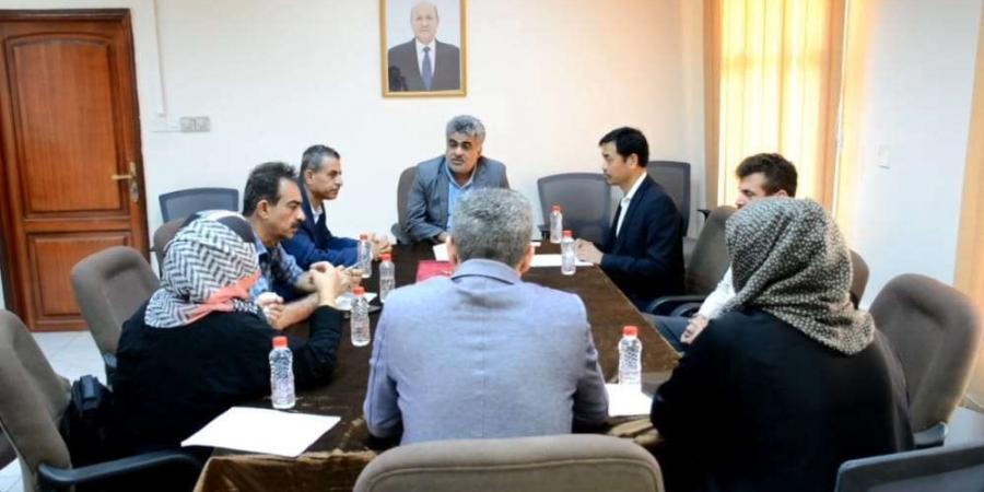 نائب وزير التخطيط يبحث مع مدراء وممثلي منظمات دولية تدخلاتها في اليمن