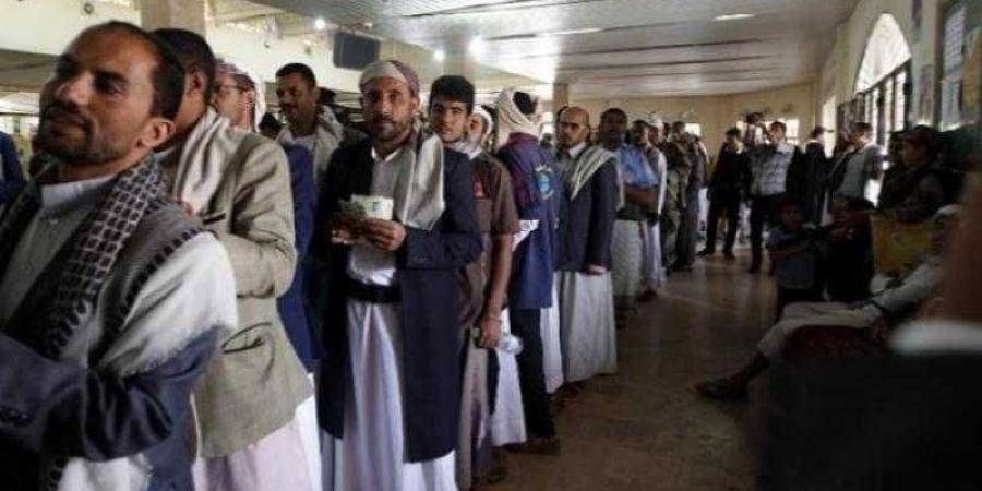 اخبار اليمن | ميليشيا الحوثي تصدر أوامر جديدة تحرم الموظفين والضباط من الأراضي التي صرفت لهم سابقا (وثائق)