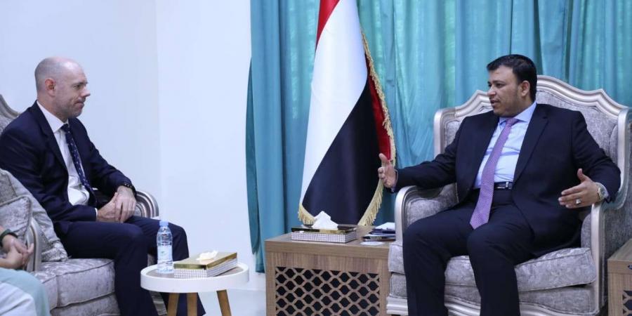 عضو مجلس القيادة «العليمي»: نحرص على تعزيز فرص السلام وتجنيب الشعب اليمني مزيدا من الدمار