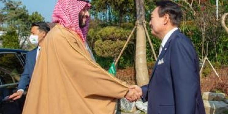 ولي العهد السعودي يلتقي رئيس كوريا الجنوبية بثاني محطة في جولته