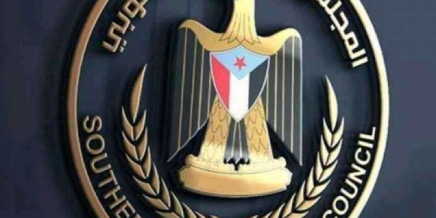 اخبار اليمن الان | مستشار في الحكومة الشرعية يوجه صفعة مدوية للمجلس الإنتقالي