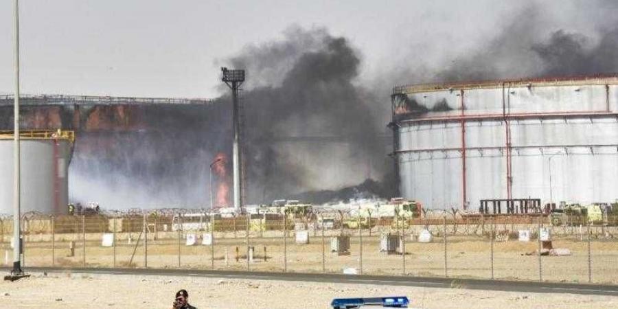 اخبار اليمن | لماذا يهاجم ”الحوثي” موانئ النفط اليمنية؟