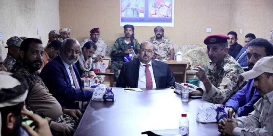 اخبار اليمن | البركاني: أبطال الجيش في مأرب والساحل الغربي وشبوة لقنوا الحوثي الضربات تلو الضربات