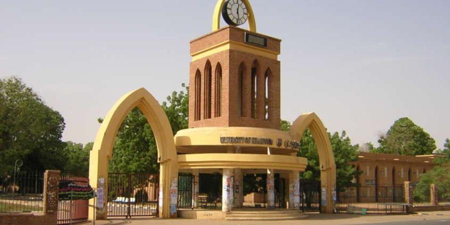 اخبار السودان من كوش نيوز - قنبلة غاز تتسبب في فض ندوة النادي السياسي بجامعة الخرطوم