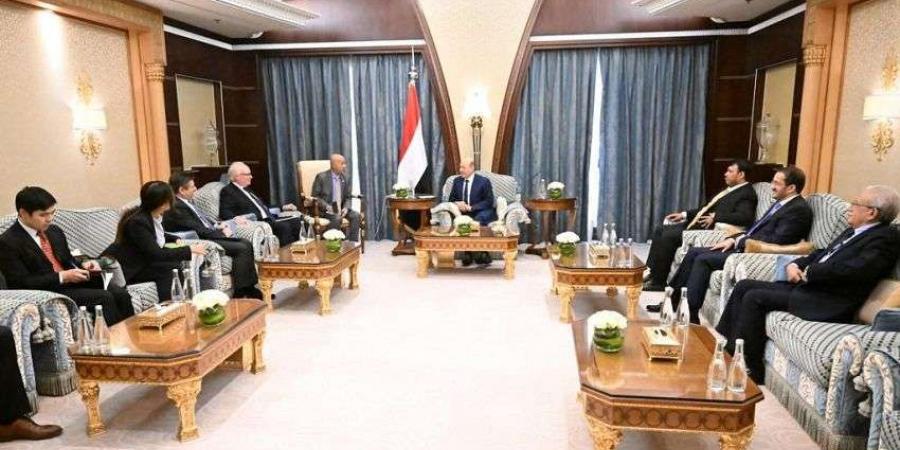 اخبار اليمن الان | رئيس مجلس القيادة الرئاسي يستقبل المبعوث والسفير الاميركيين