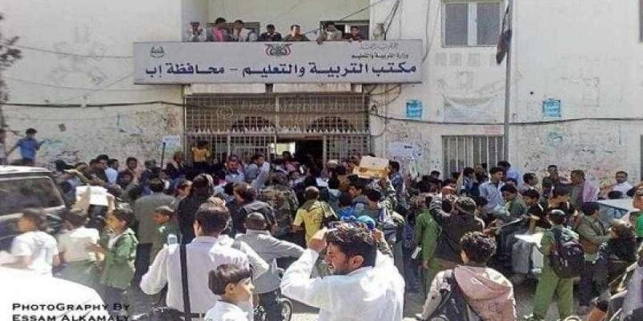 اخبار اليمن | تغيير اسم مدرسة حكومية عقب زيارة محمد الحوثي