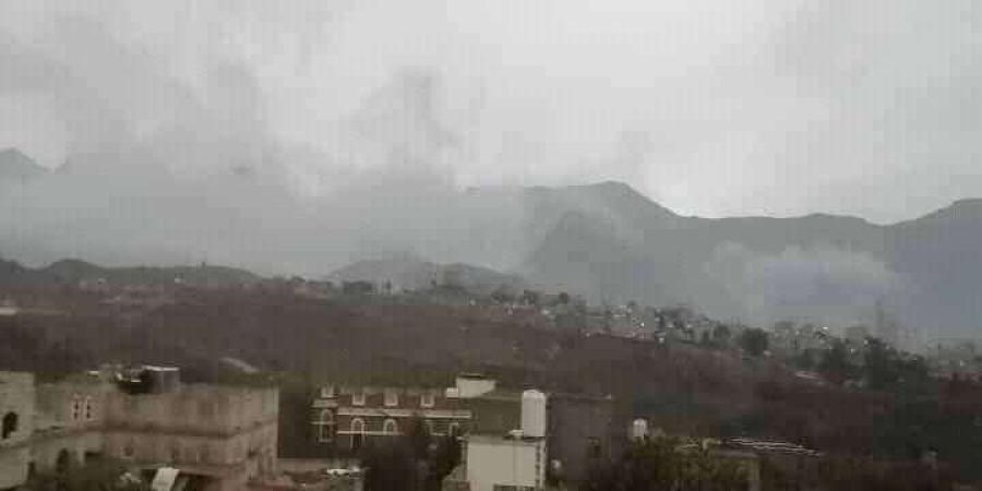 اخبار اليمن الان | ضباب كثيف يحجب الرؤية في البيضاء(صور)